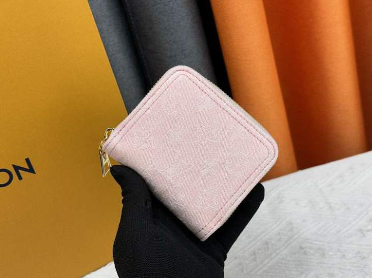 Picture of Louis Vuitton Wallets _SKUfw238074995fw